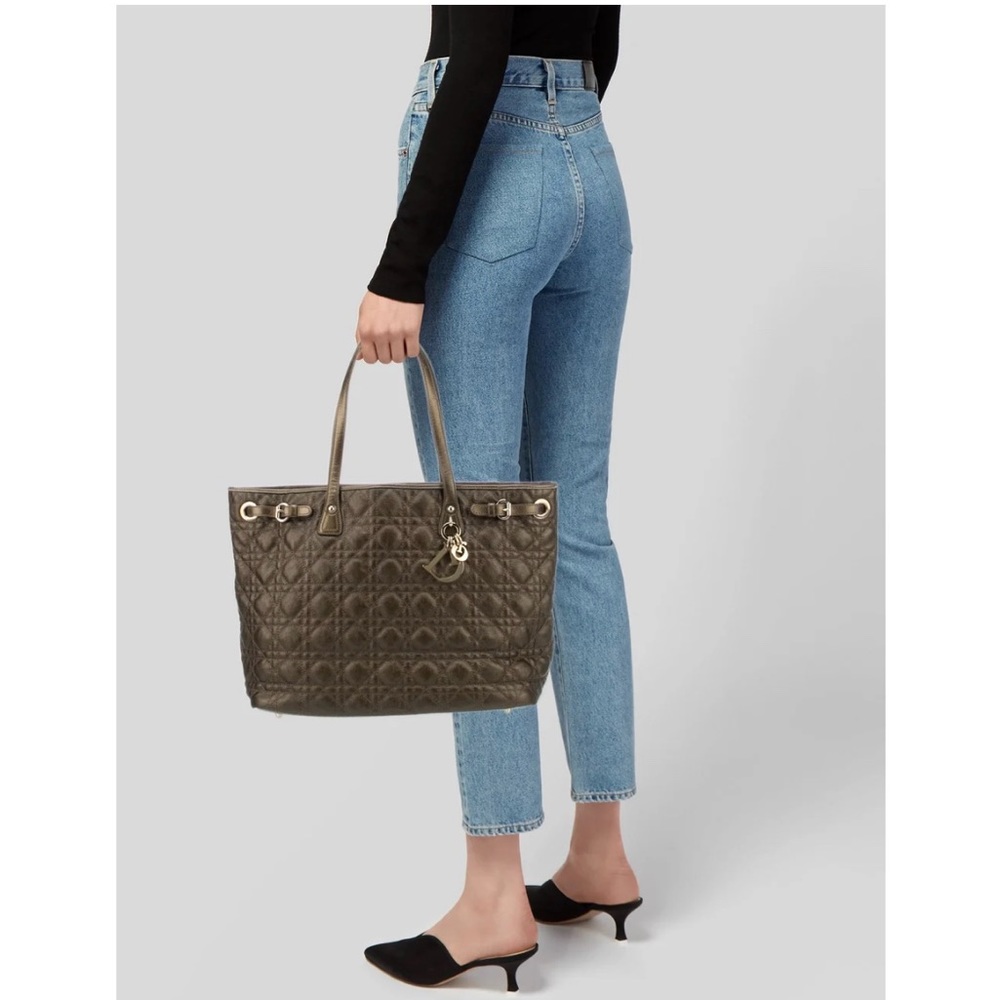 Christian Dior Tote - Picture 5 of 17
